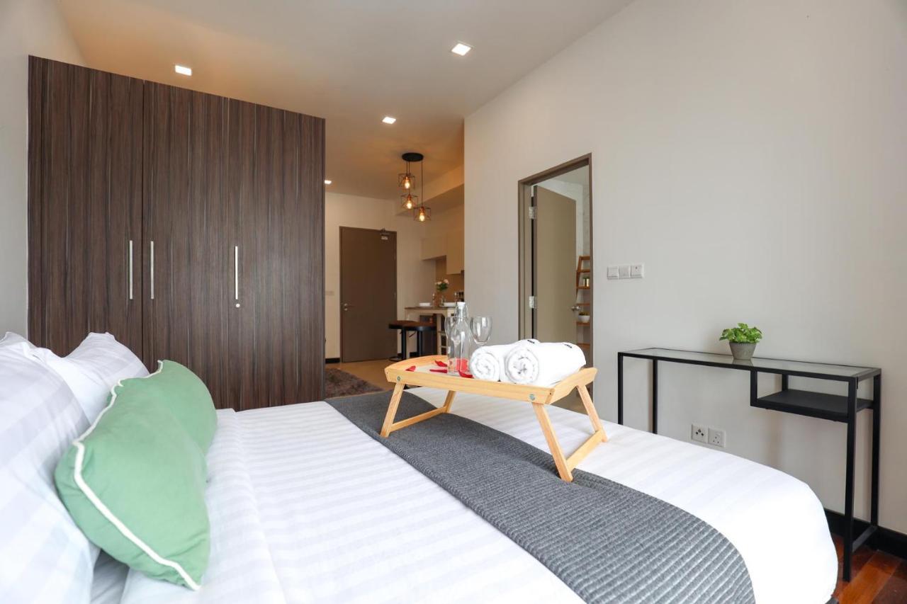 Apartment Silverscape Premium By I Housing