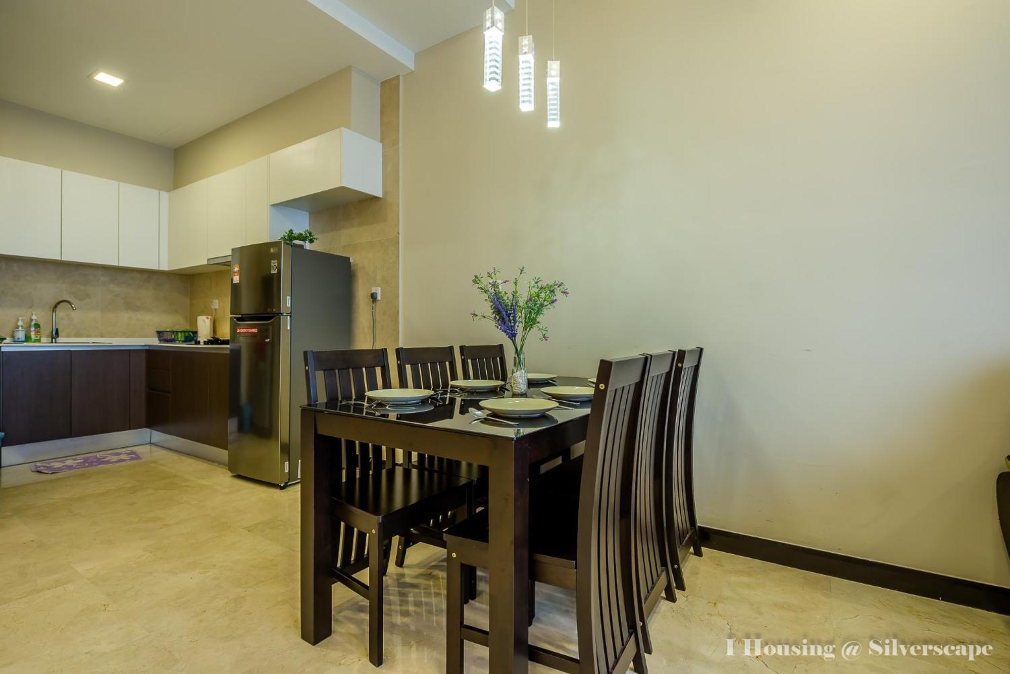 Silverscape Premium By I Housing Apartment