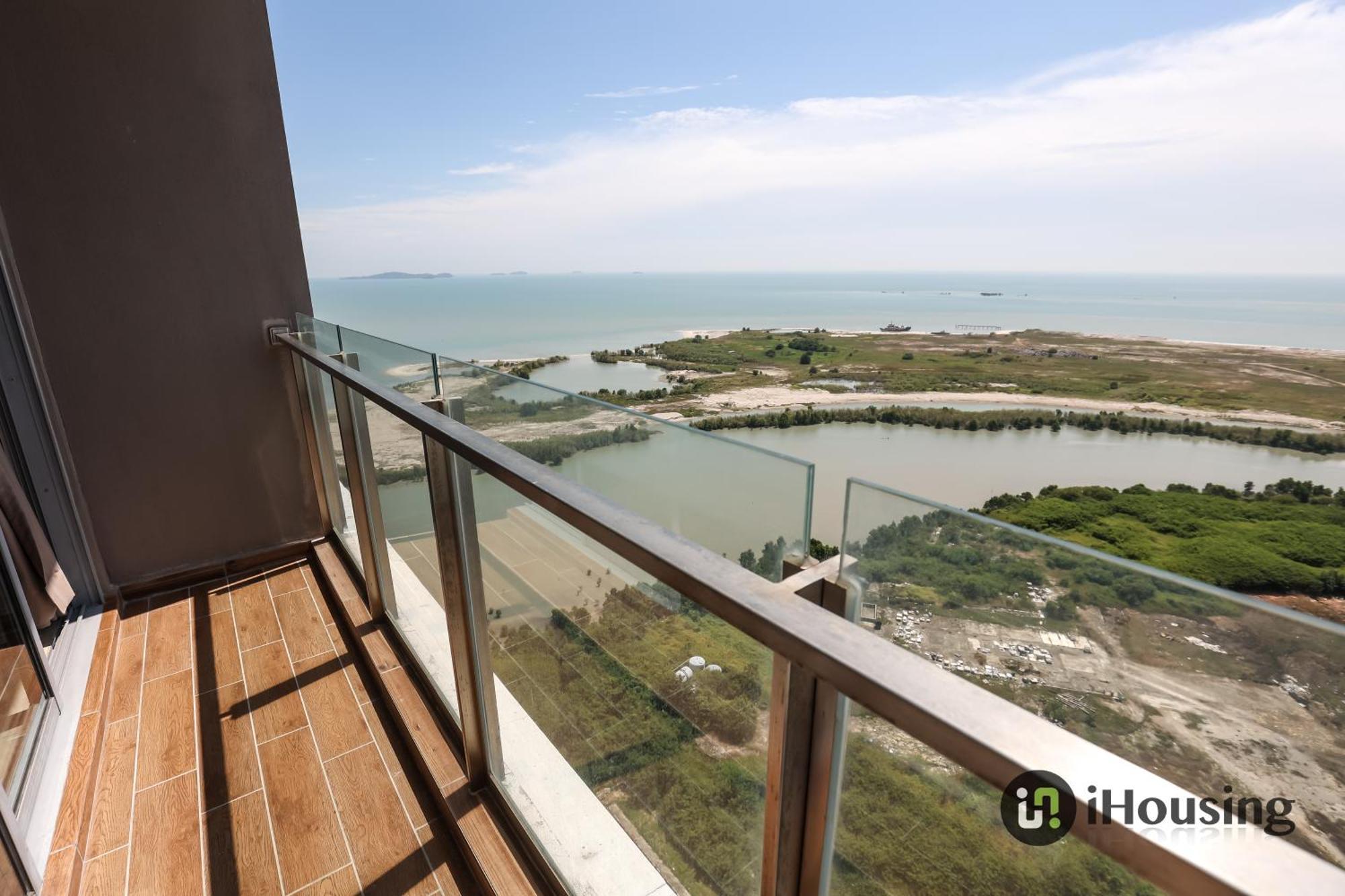 Silverscape Premium By I Housing Apartment